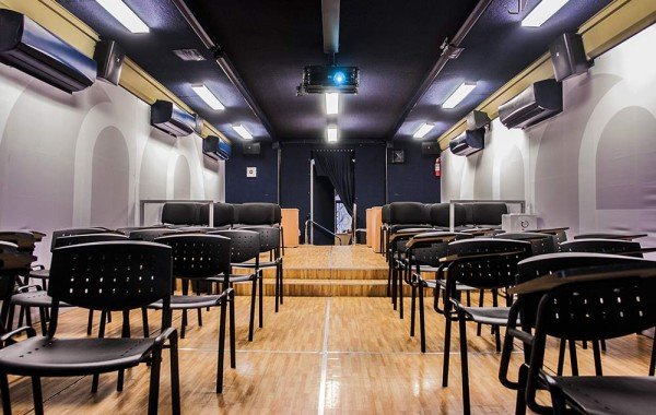 InteriorShowroom2